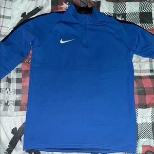 Medium blue nike quarter zip